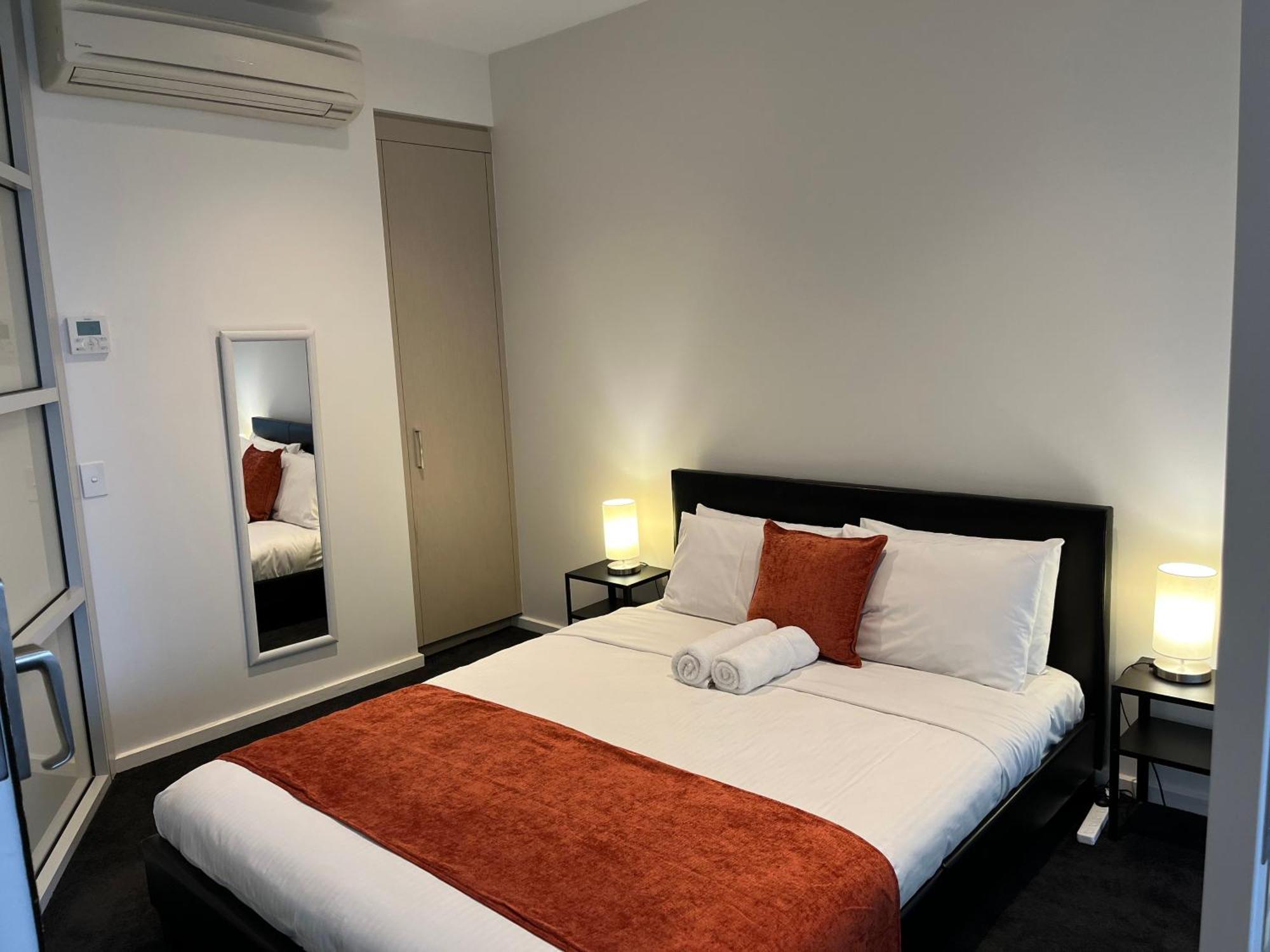 Tasha'S Apartments On Morphett Adelaide Exterior photo